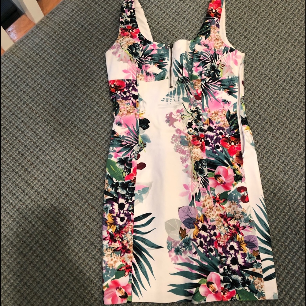 Gab and Kate short floral Cotten dress size small